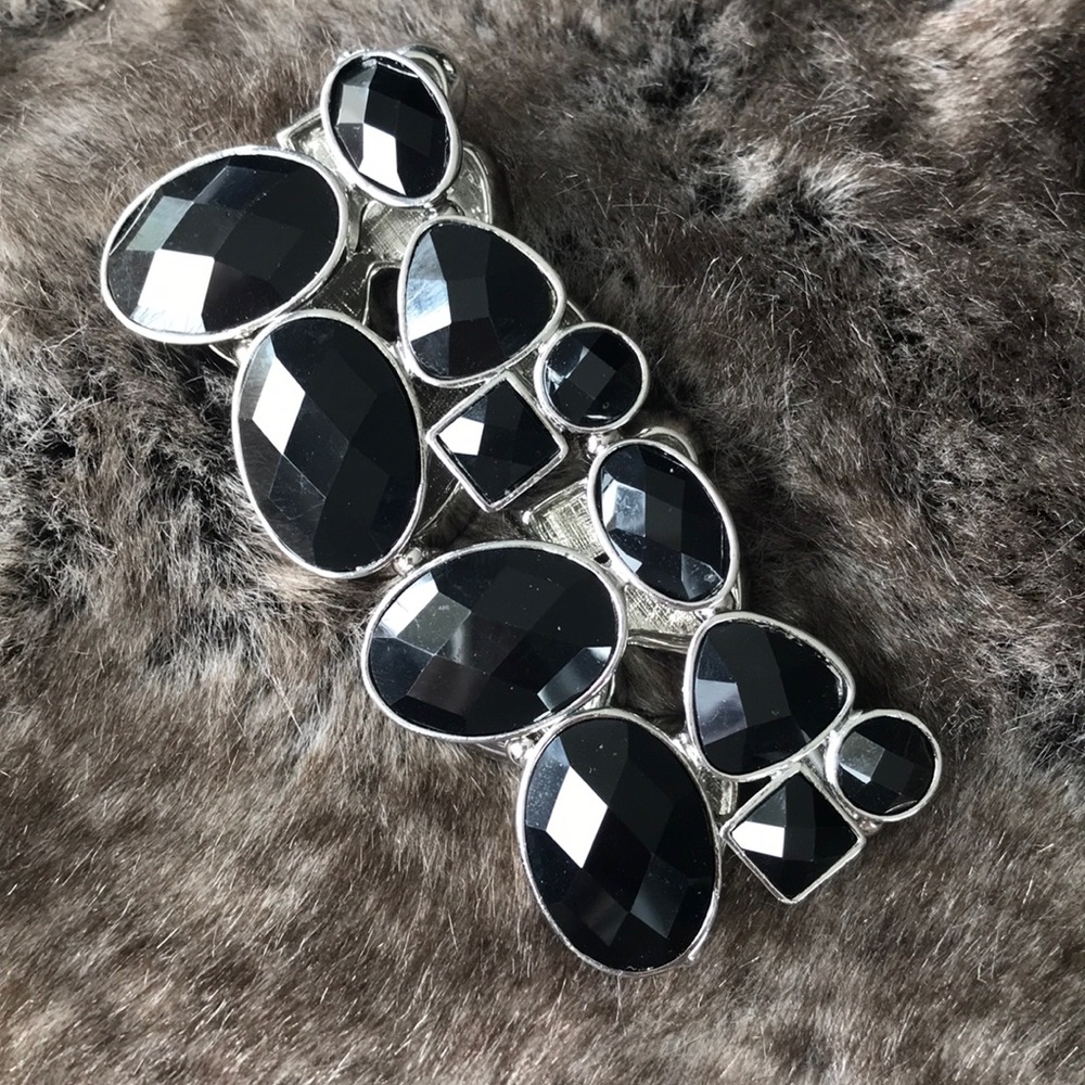 Ann Taylor black faceted bracelet